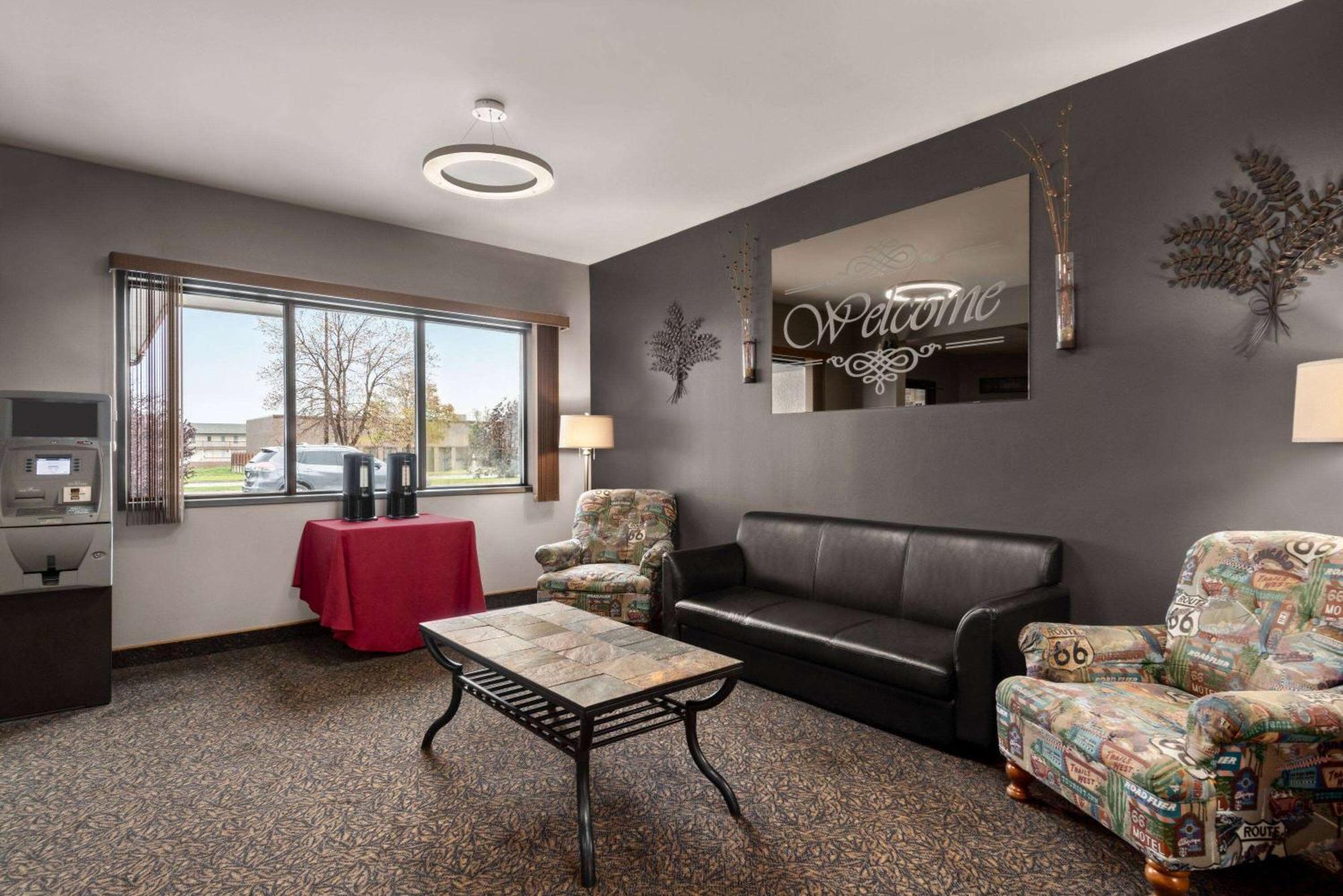 Travelodge By Wyndham Brandon Esterno foto