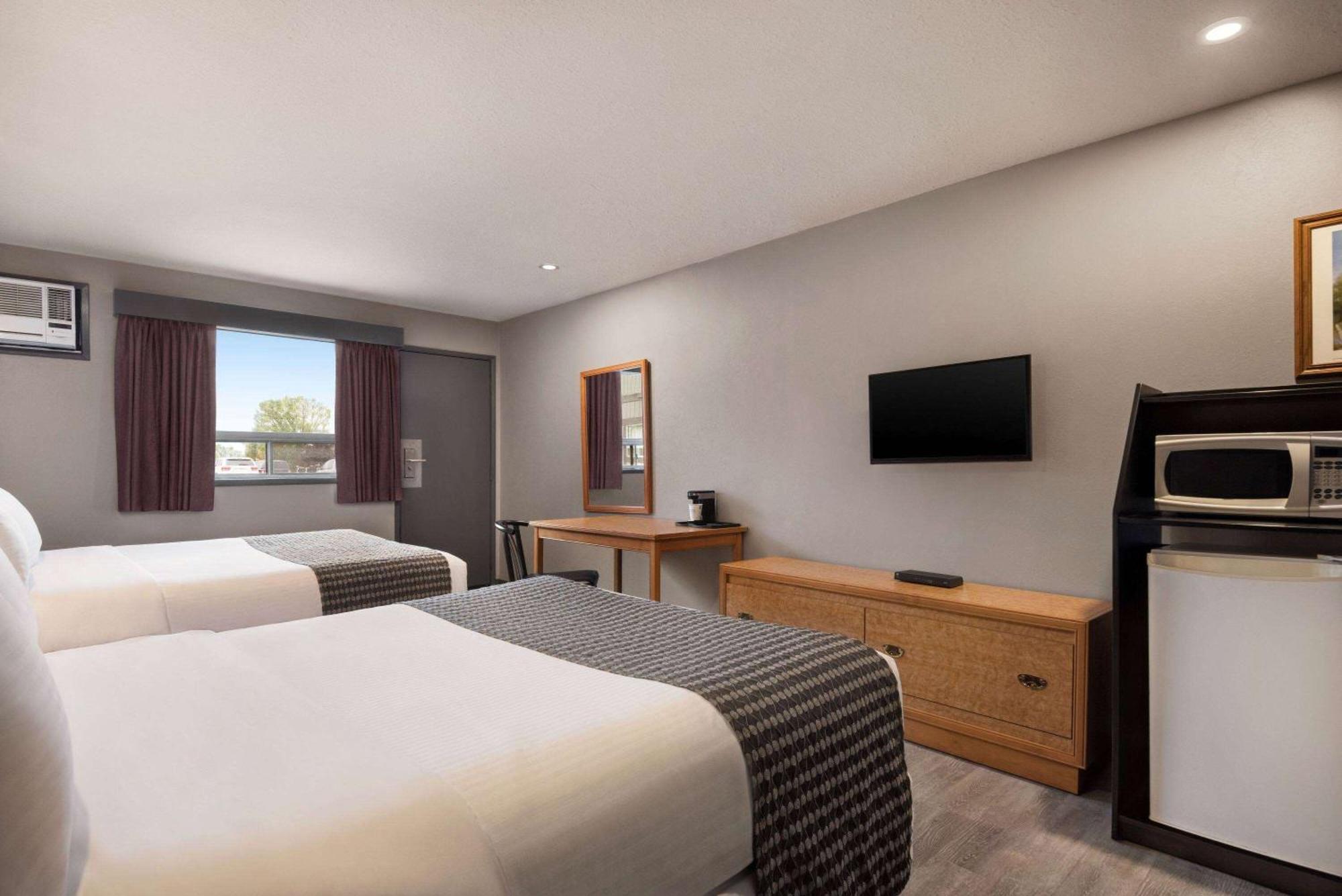 Travelodge By Wyndham Brandon Esterno foto