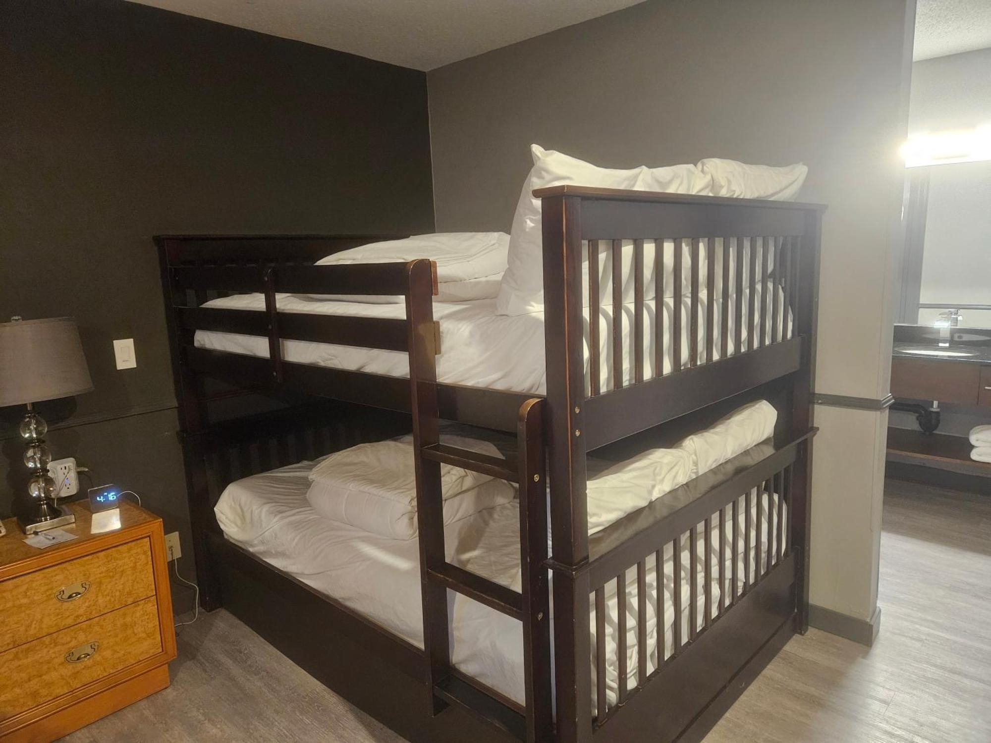 Travelodge By Wyndham Brandon Esterno foto