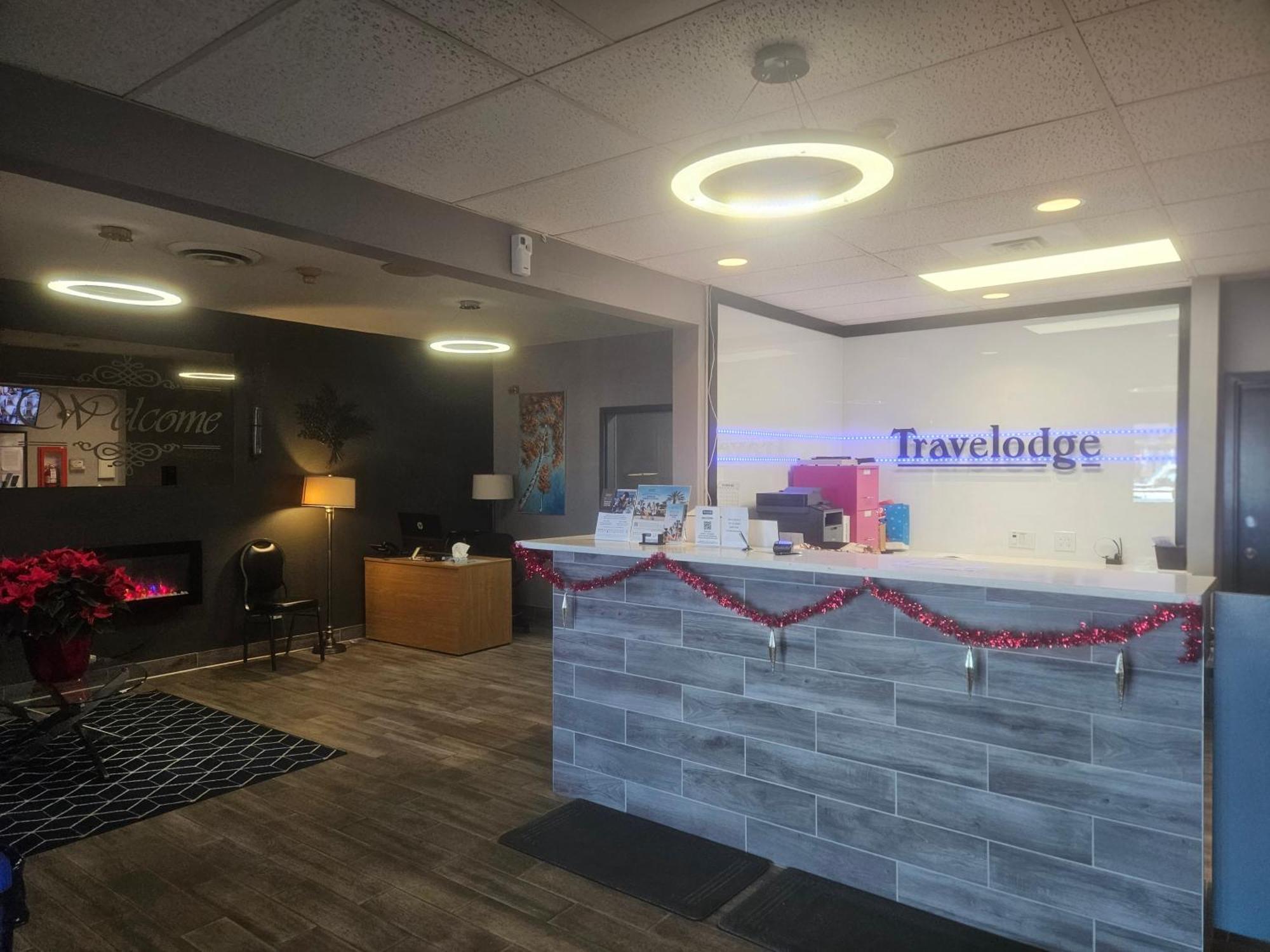 Travelodge By Wyndham Brandon Esterno foto
