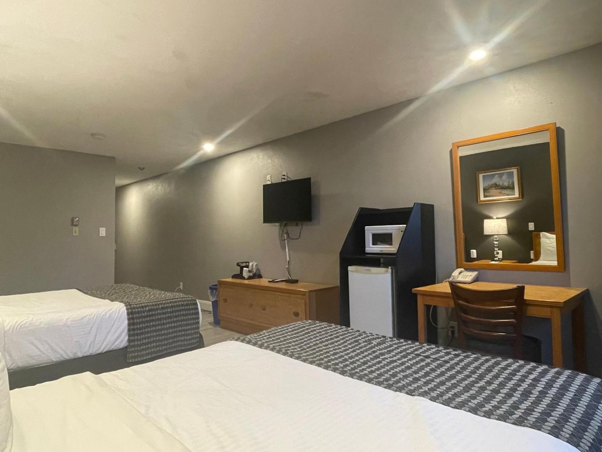 Travelodge By Wyndham Brandon Esterno foto