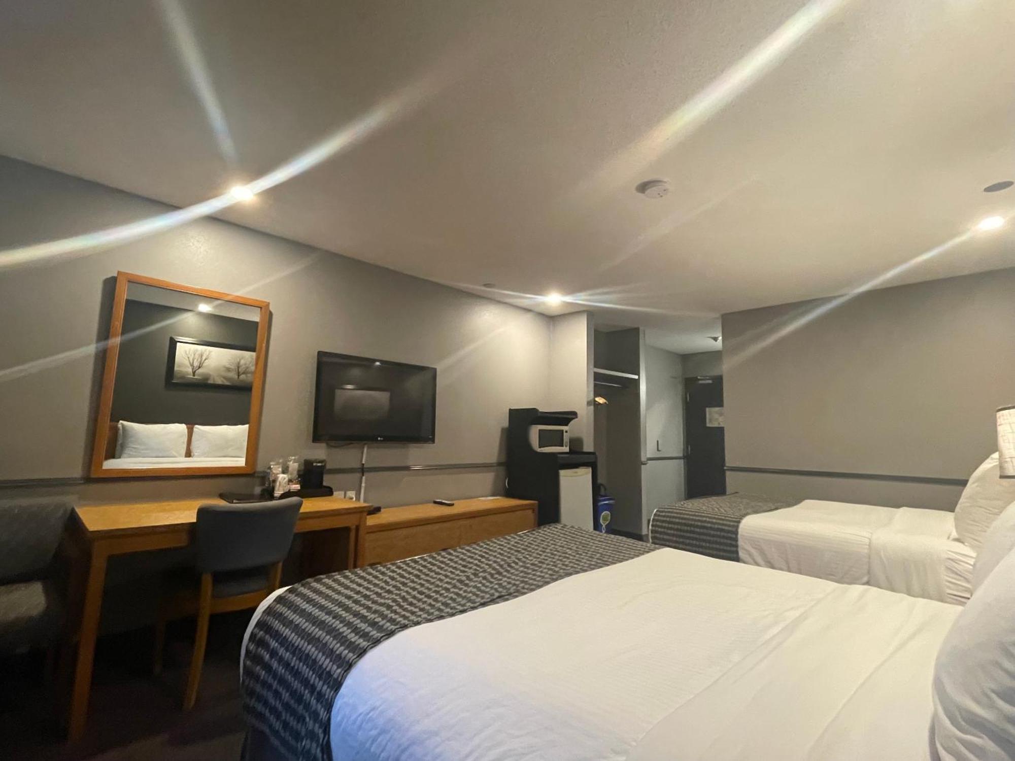 Travelodge By Wyndham Brandon Esterno foto