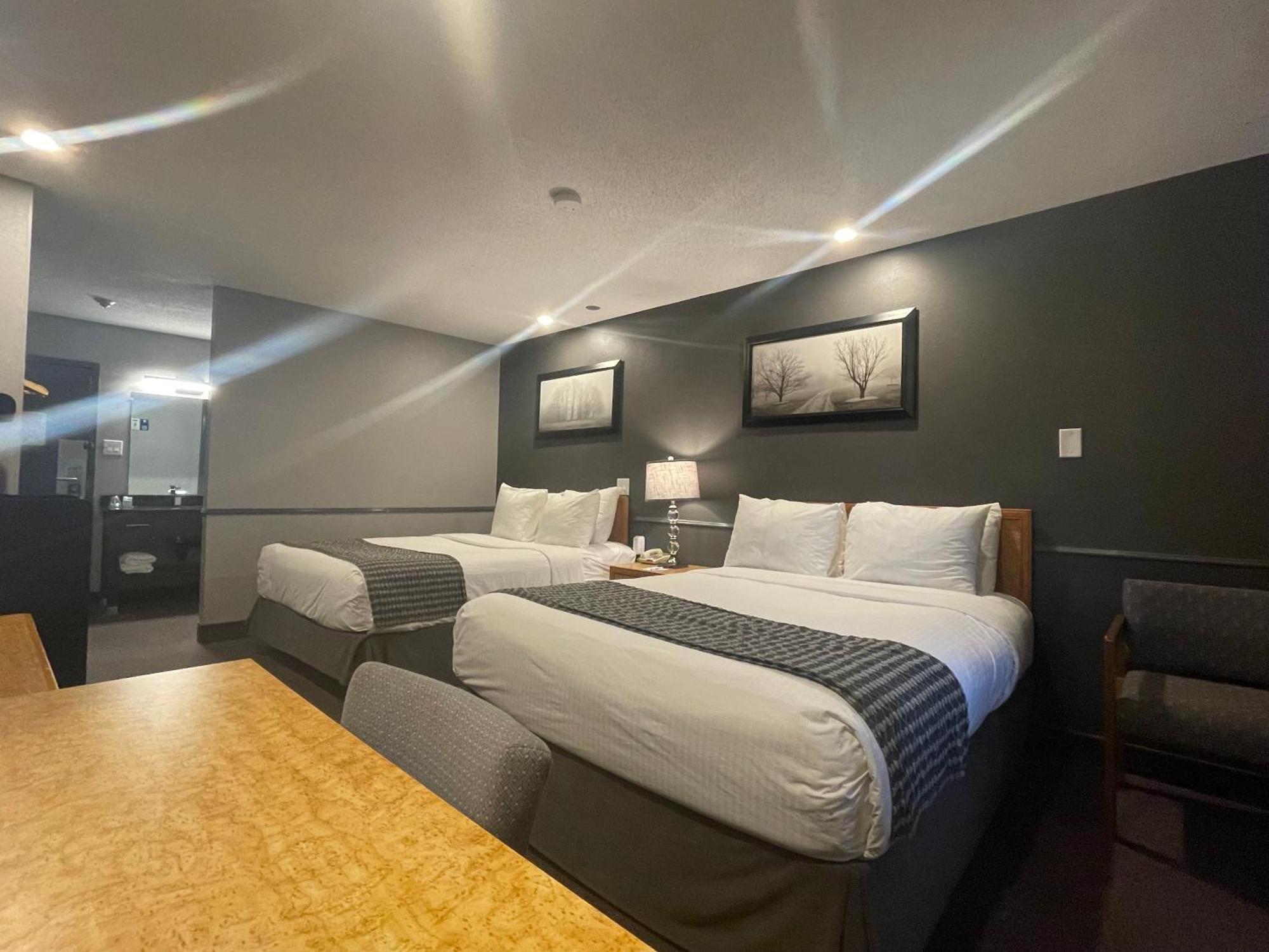 Travelodge By Wyndham Brandon Esterno foto