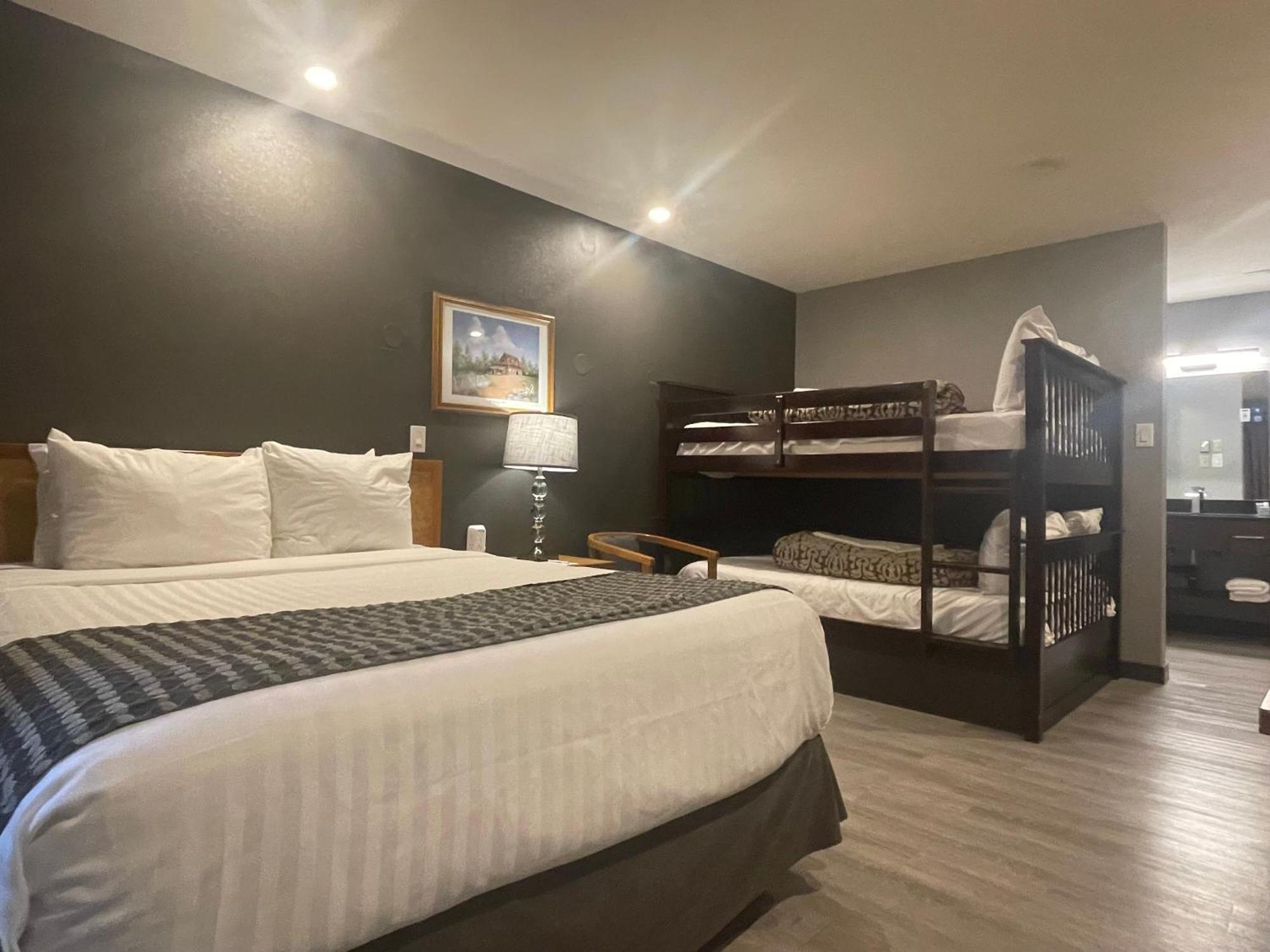 Travelodge By Wyndham Brandon Esterno foto