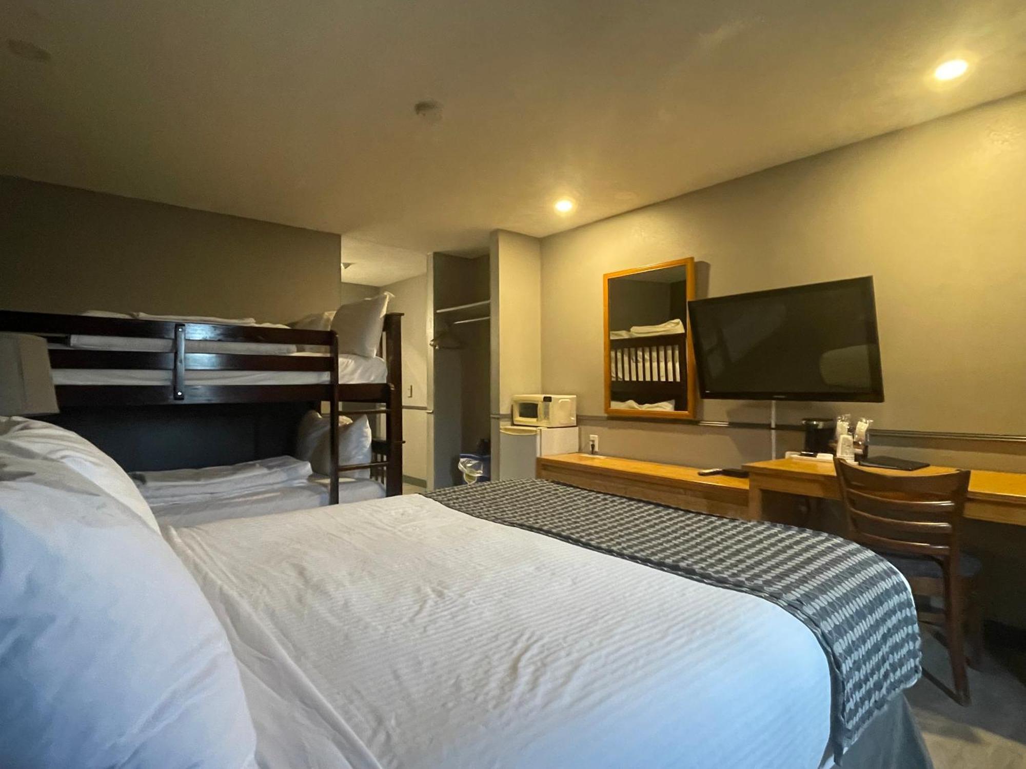 Travelodge By Wyndham Brandon Esterno foto