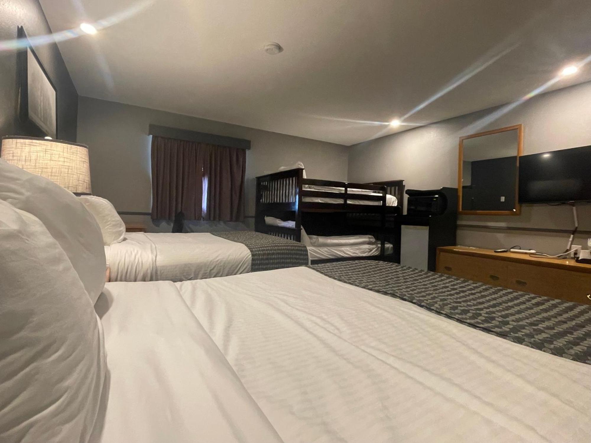 Travelodge By Wyndham Brandon Esterno foto